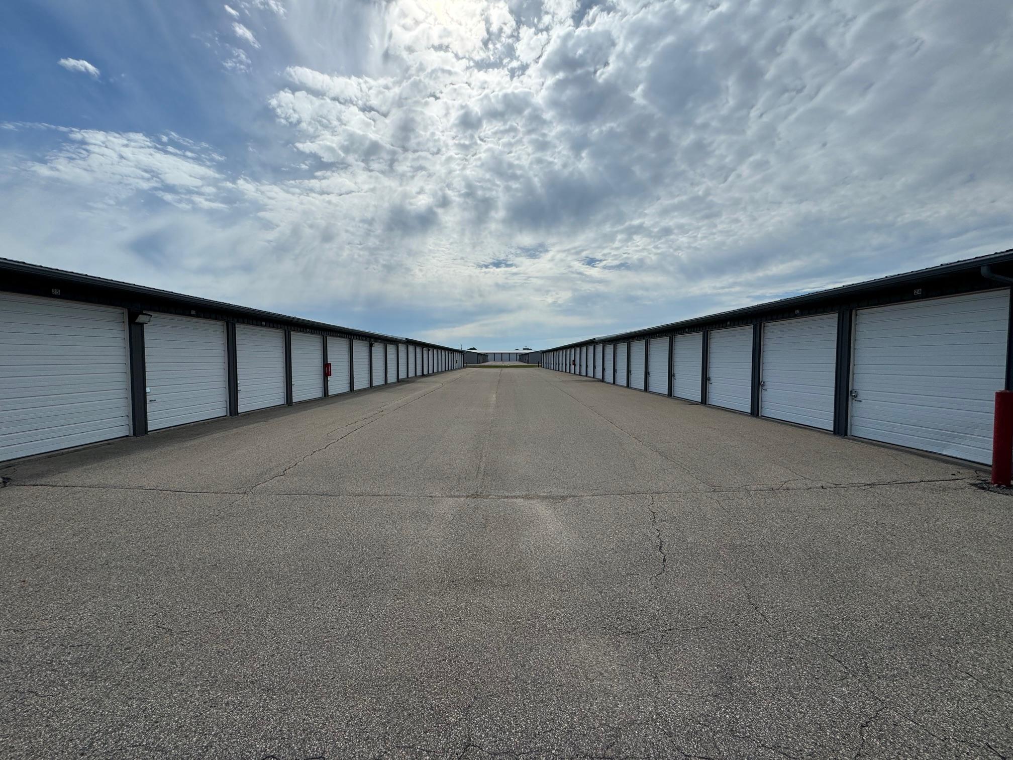 Barr Storage & Warehousing 1375 Planeview Drive Oshkosh, WI 54904